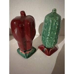 McCoy USA POTTERY Cucumber & Mango Pepper Range Size Salt & Pepper Shakers